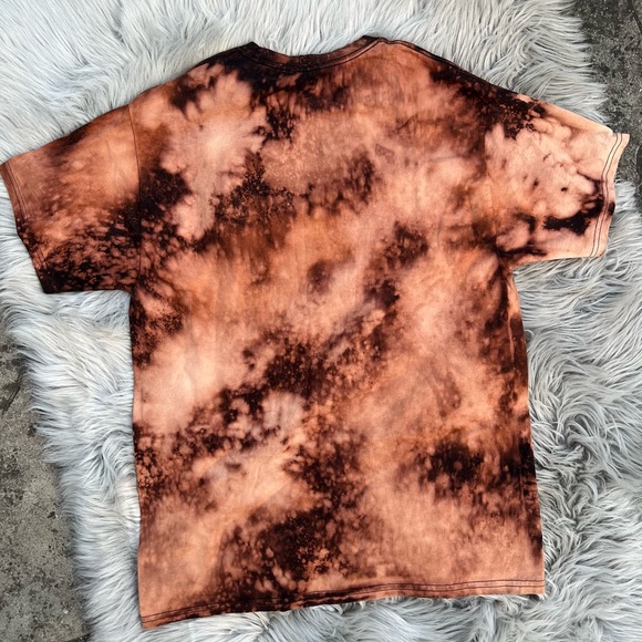 T-Shirt - Picture 3 of 3